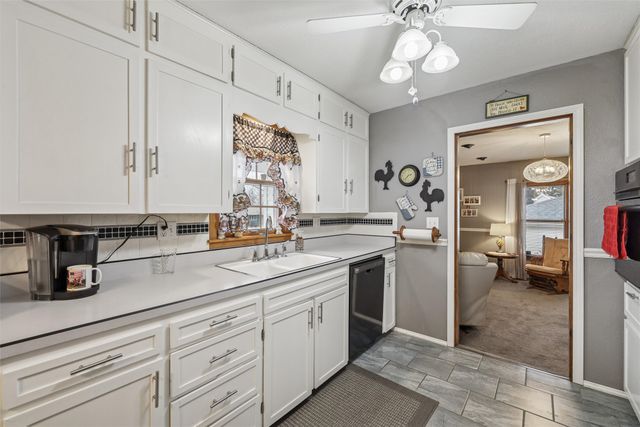 1110 W Salem Avenue, Indianola, IA 50125