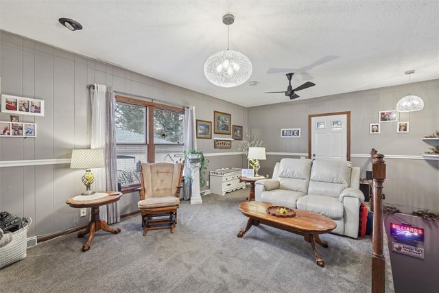 1110 W Salem Avenue, Indianola, IA 50125