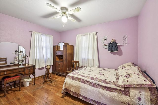 1110 W Salem Avenue, Indianola, IA 50125