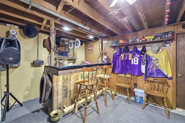 1110 W Salem Avenue, Indianola, IA 50125