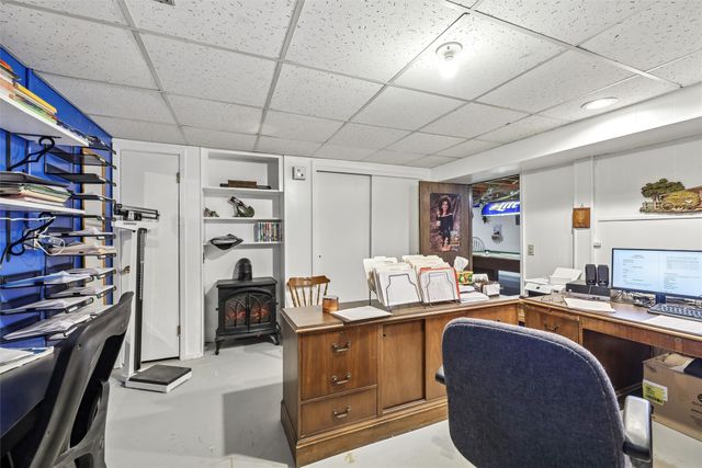 1110 W Salem Avenue, Indianola, IA 50125