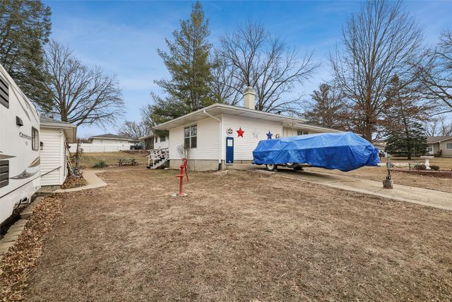 1110 W Salem Avenue, Indianola, IA 50125