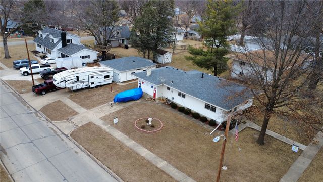 1110 W Salem Avenue, Indianola, IA 50125