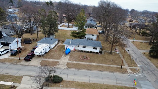 1110 W Salem Avenue, Indianola, IA 50125