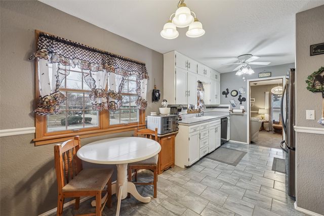 1110 W Salem Avenue, Indianola, IA 50125