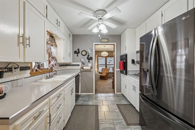 1110 W Salem Avenue, Indianola, IA 50125