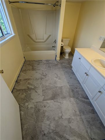 2113 Orchard St, Munhall, PA 15120