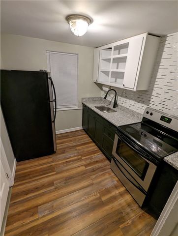 2113 Orchard St, Munhall, PA 15120