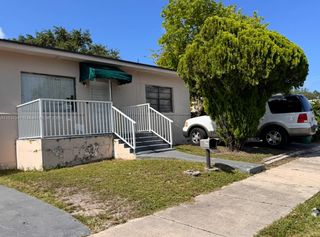 1829 NW 50th St A, Miami, FL 33142
