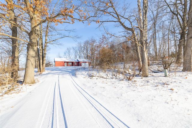 11582 M-60, Three Rivers, MI 49093