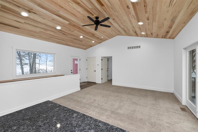 11582 M-60, Three Rivers, MI 49093