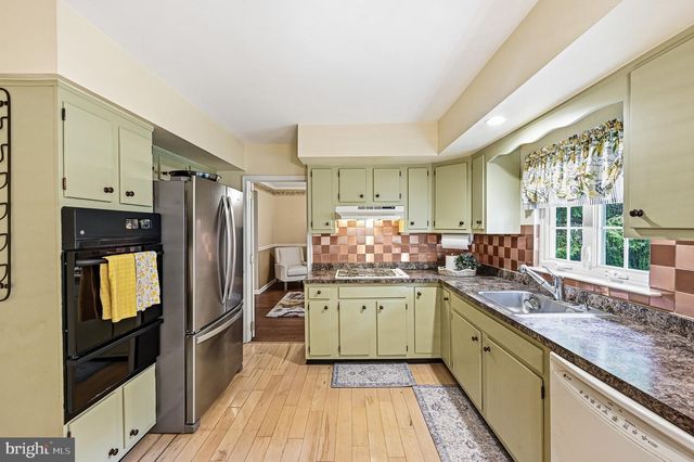 663 SERRILL DR, Hatboro, PA 19040