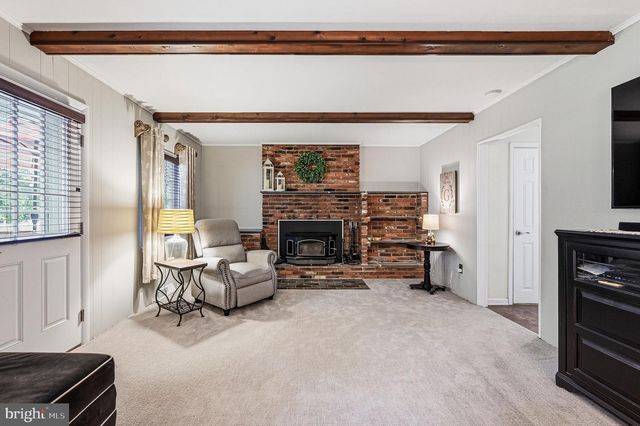 663 SERRILL DR, Hatboro, PA 19040