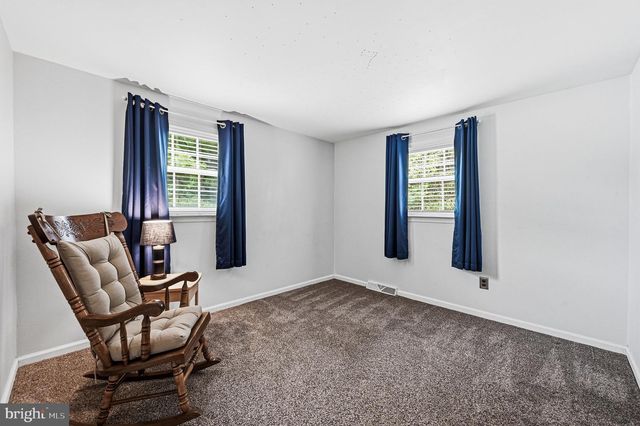 663 SERRILL DR, Hatboro, PA 19040