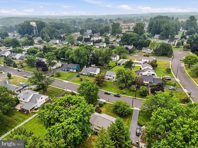 663 SERRILL DR, Hatboro, PA 19040