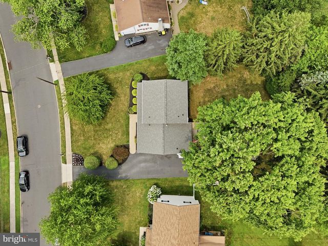 663 SERRILL DR, Hatboro, PA 19040