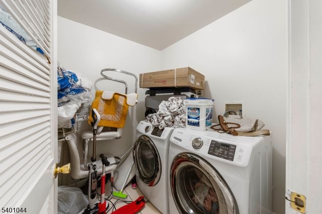 305 W Runyon St, Newark City, NJ 07108