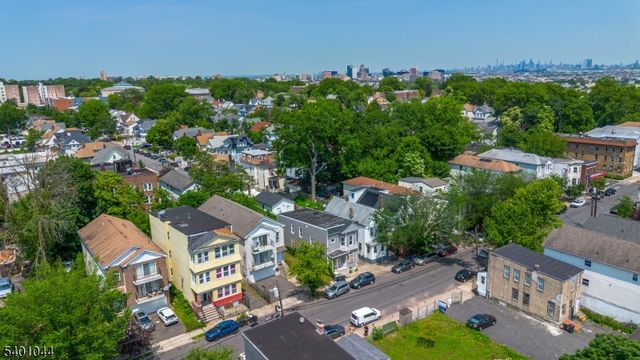 305 W Runyon St, Newark City, NJ 07108