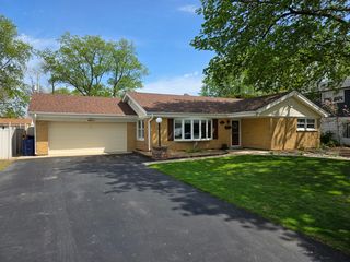 11607 S Nagle Avenue, Worth, IL 60482