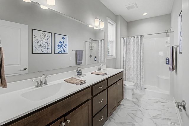 17917 Gresford Lane, Lakeville, MN 55044