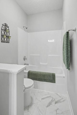 17917 Gresford Lane, Lakeville, MN 55044