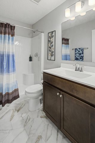 17917 Gresford Lane, Lakeville, MN 55044