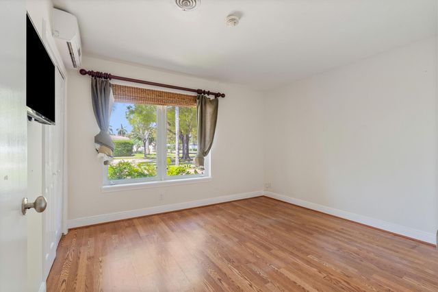 5930 NE 21st Dr, Fort Lauderdale, FL 33308