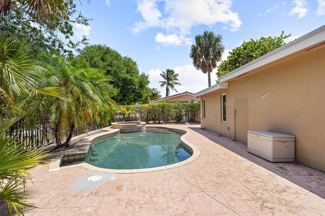 5930 NE 21st Dr, Fort Lauderdale, FL 33308