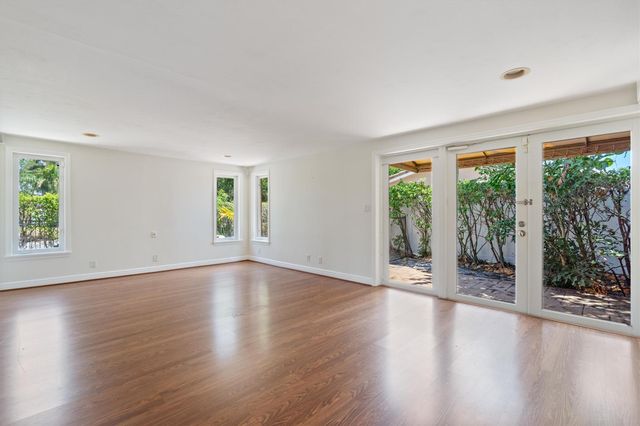 5930 NE 21st Dr, Fort Lauderdale, FL 33308