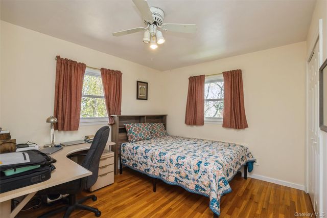 5 Highpoint Drive, Huntington, NY 11743