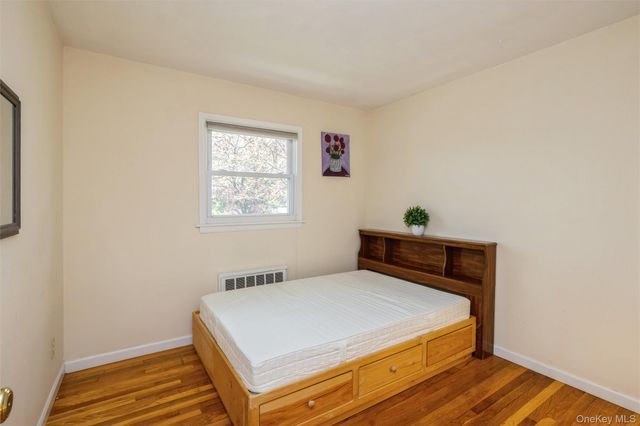 5 Highpoint Drive, Huntington, NY 11743