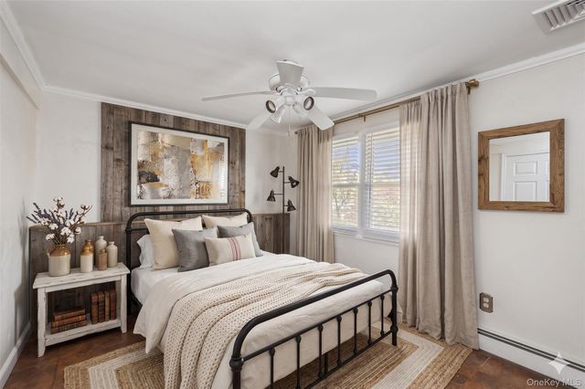 5 Highpoint Drive, Huntington, NY 11743