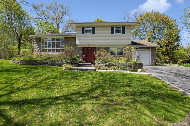 5 Highpoint Drive, Huntington, NY 11743