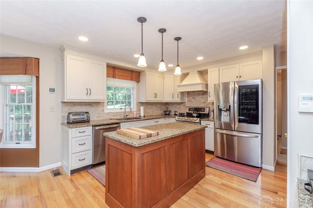6749 Penridge Drive, Centerville, OH 45459