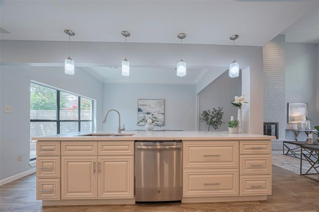 15600 Barkers Landing Road 20, Houston, TX 77079