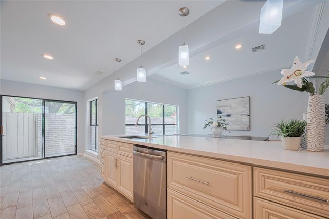 15600 Barkers Landing Road 20, Houston, TX 77079