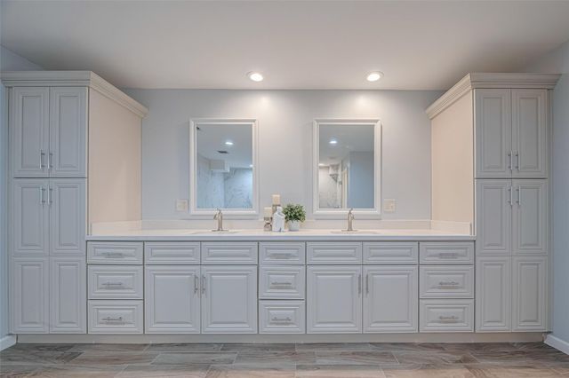 15600 Barkers Landing Road 20, Houston, TX 77079