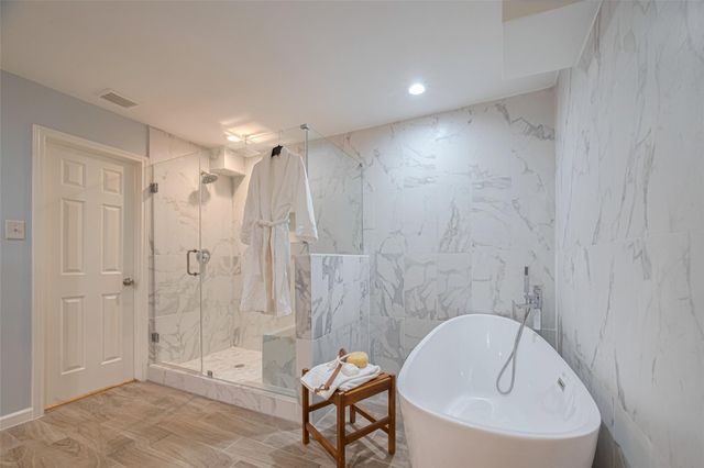 15600 Barkers Landing Road 20, Houston, TX 77079