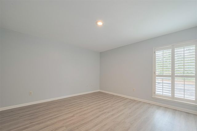 15600 Barkers Landing Road 20, Houston, TX 77079