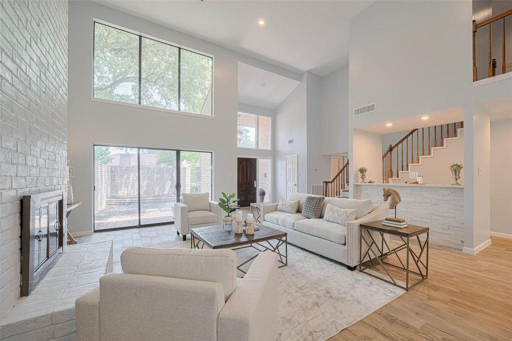 15600 Barkers Landing Road 20, Houston, TX 77079