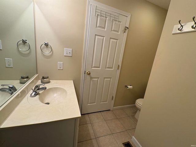 3469 S Oaklawn Circle, Bloomington, IN 47401