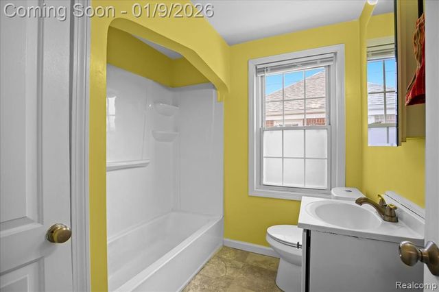 944 Kings Highway, Lincoln Park, MI 48146