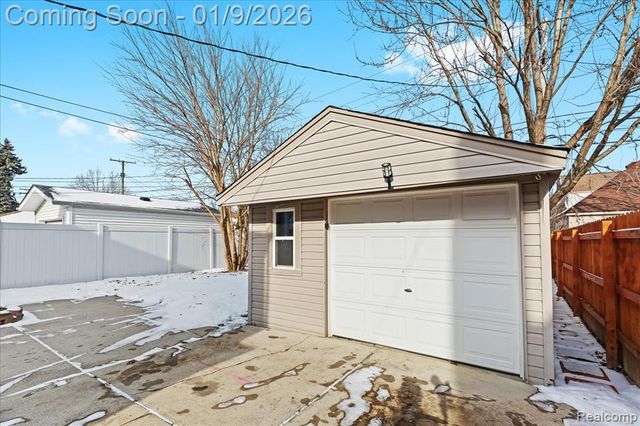 944 Kings Highway, Lincoln Park, MI 48146