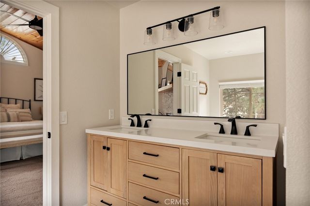 32425 Snowshoe, Running Springs, CA 92382