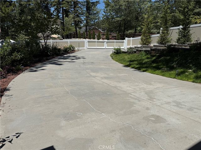 32425 Snowshoe, Running Springs, CA 92382