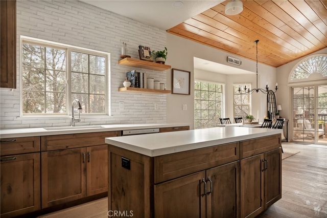 32425 Snowshoe, Running Springs, CA 92382