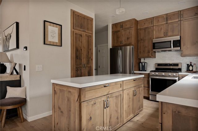 32425 Snowshoe, Running Springs, CA 92382