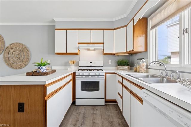 824 W Ocean View Ave Apt J, Norfolk, VA 23503