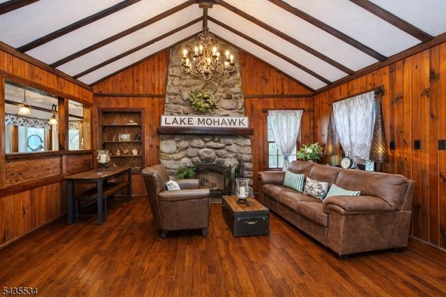 7 Woodbine Ln, Sparta Twp., NJ 07871
