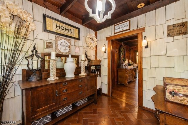 7 Woodbine Ln, Sparta Twp., NJ 07871